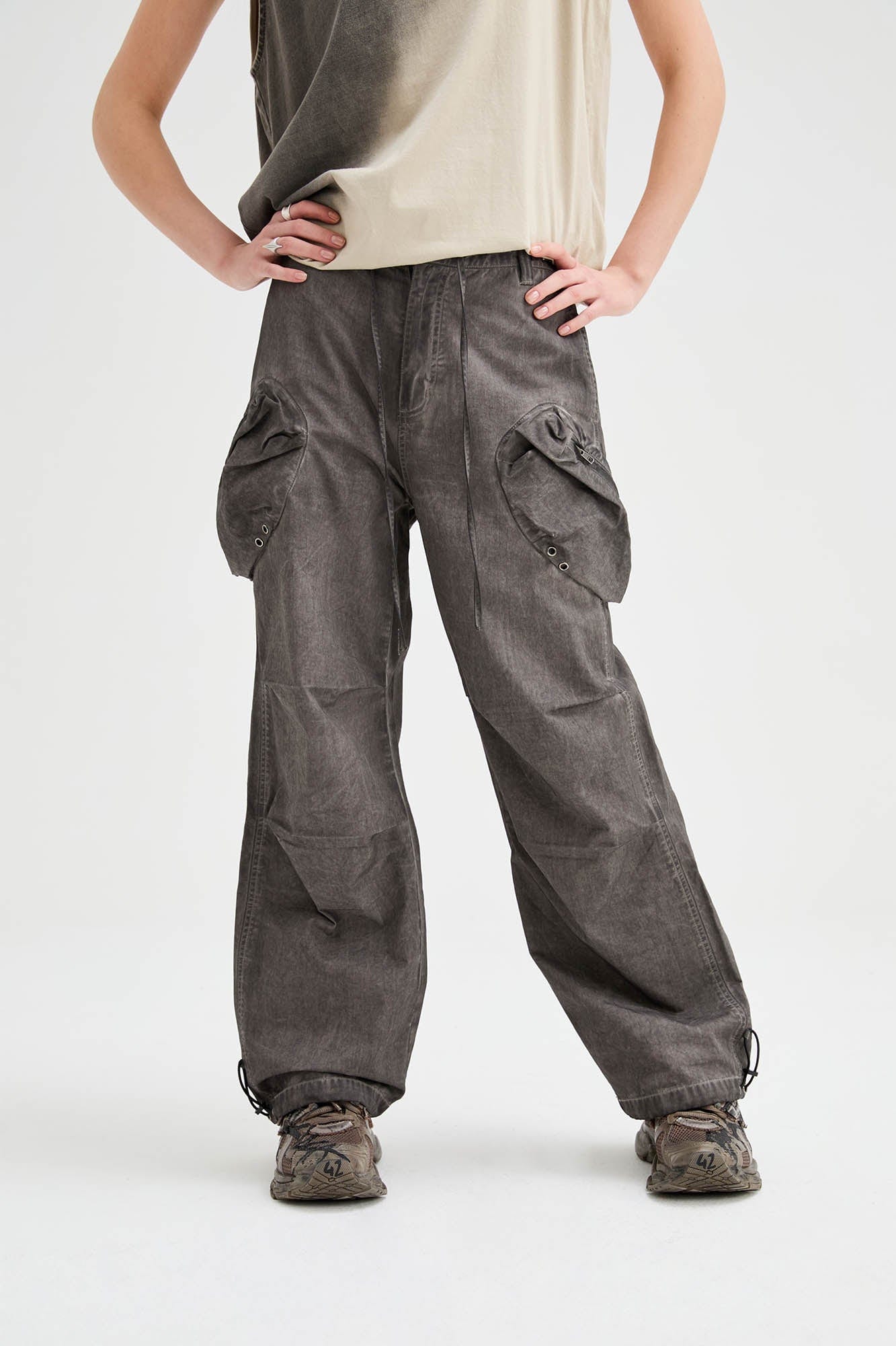 Multi-pocket Crinkled Drawstring Cargo Pants
