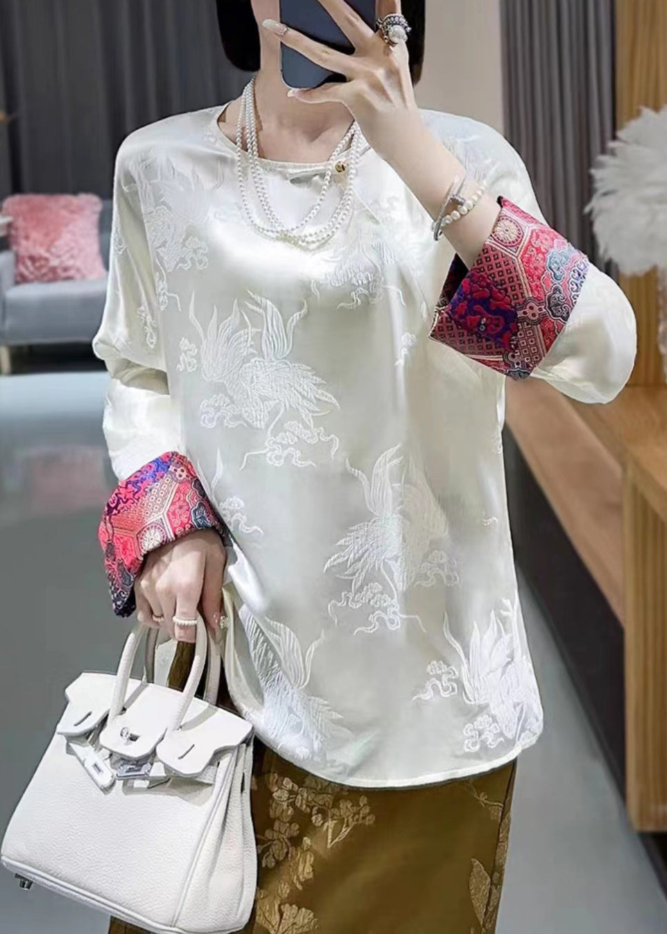 Retro White O Neck Jacquard Silk Blouses Long Sleeve Bb025