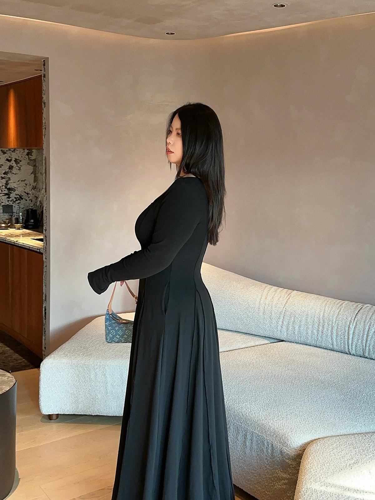 Runway-inspired Black Maxi Dress Plus-size