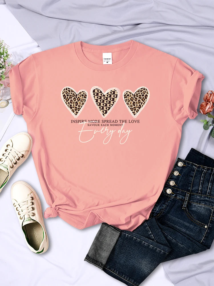 Spread More Love Every Day Printing T-shirt Breathable Tshirts Soft Tees Loose Short Sleeve Female