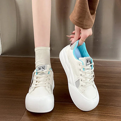 Spring and Autumn New Girl Thick Bottom Round Head Star Shoes to Wear Comfortable Sports Shoes Bread Shoes