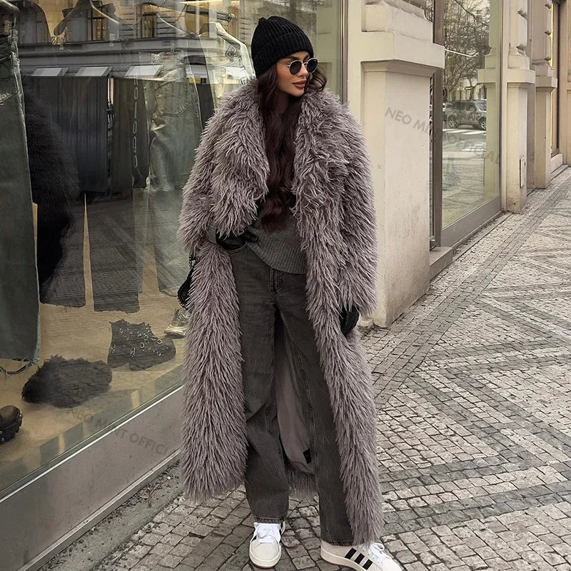Extra Long Lamb Fur Teddy Coat Winter Mob Wife Style Oversized Chunky Faux Fur Jacket Overcoat