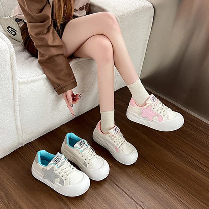 Spring and Autumn New Girl Thick Bottom Round Head Star Shoes to Wear Comfortable Sports Shoes Bread Shoes