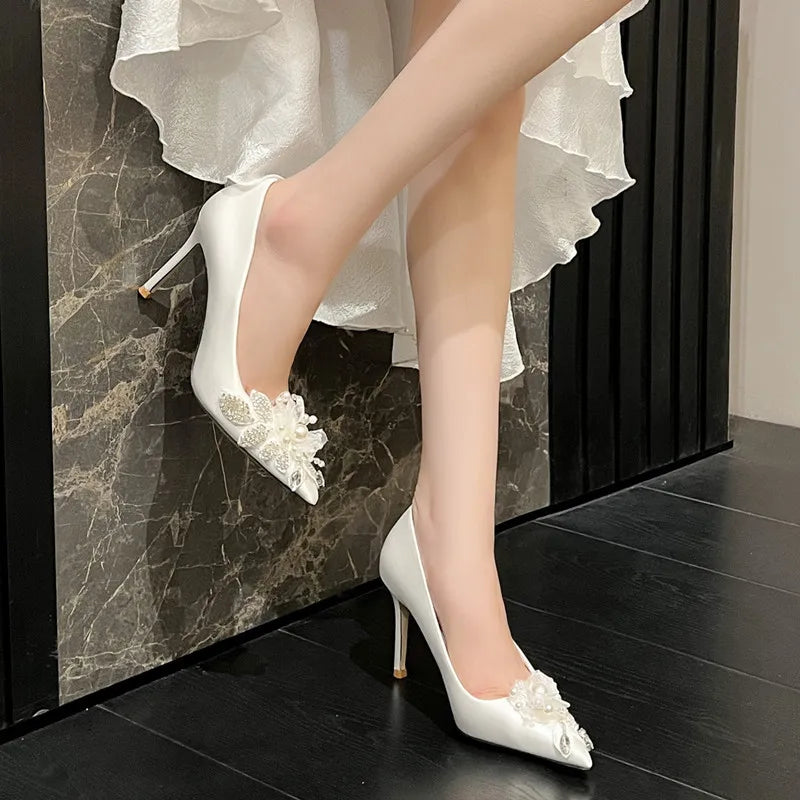 Bride Shoes Crystals Flowers Pumps New White High Heels Handembroidered Pearl Flowers Satin Lady Thin Heels