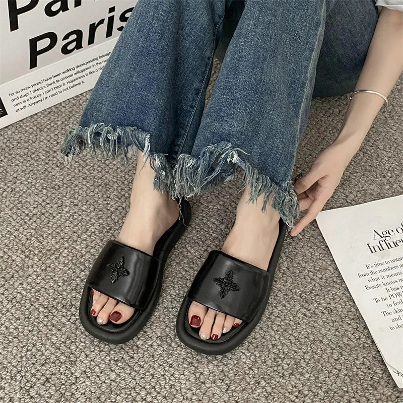 Summer Soft Sole Slipon Slippers New Designer Flat Shoes Slipper Female Flip Flops