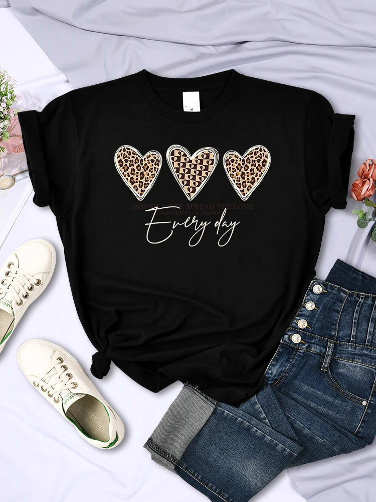 Spread More Love Every Day Printing T-shirt Breathable Tshirts Soft Tees Loose Short Sleeve Female