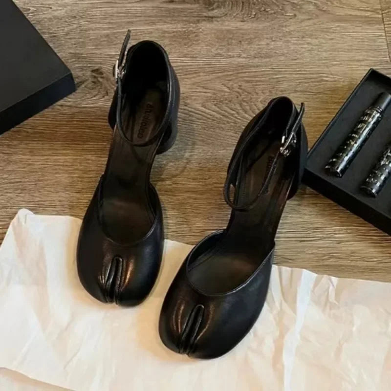Tabi Ninja Shoes Womenround Split Toe Shallow Thick Heel Sandals Single Mid Heel Mary Janes Shoes Female Pumps