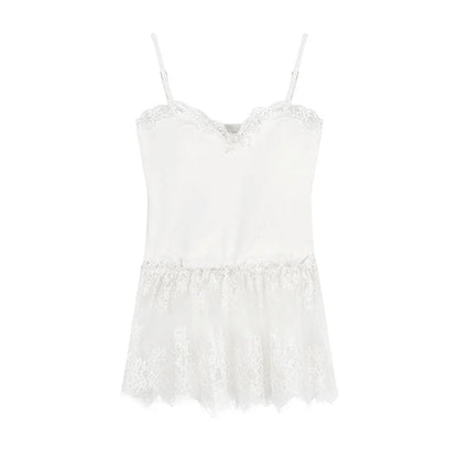 Autumn New Korean Vneck Slim Thread Longsleeved Sweater + Lace Splicing Hollow Camisole Twopiece Suit