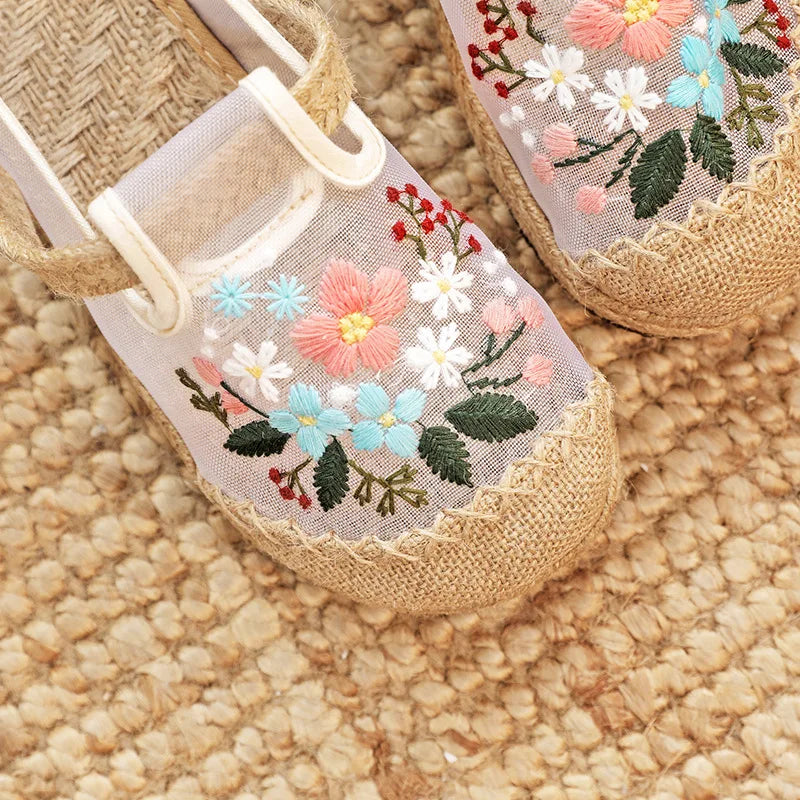 Summer New Thin Mesh Embroidered Shoes Breathable Antique Hanfu Shoes Old Beijing Cloth Shoes Flat Shoes
