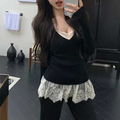 Autumn New Korean Vneck Slim Thread Longsleeved Sweater + Lace Splicing Hollow Camisole Twopiece Suit