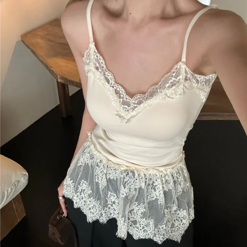 Autumn New Korean Vneck Slim Thread Longsleeved Sweater + Lace Splicing Hollow Camisole Twopiece Suit