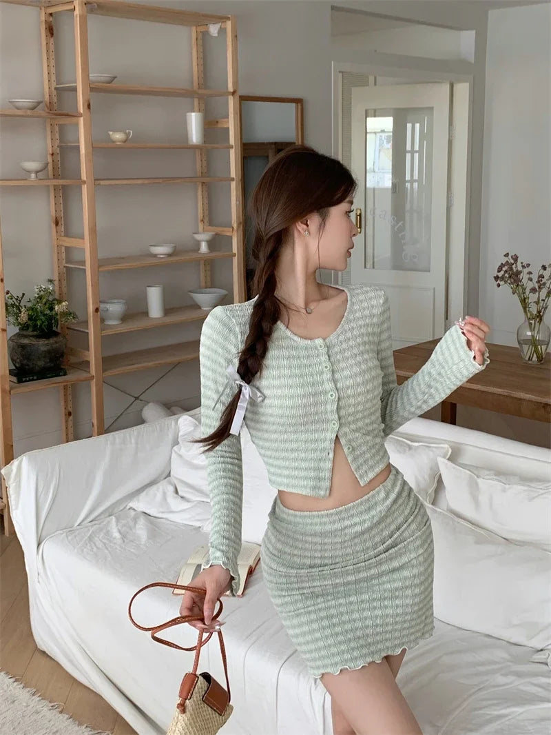 Sweet Hot Girl Pure Suit Autumn Longsleeved Cardigan High Waisted Mini Skirt Twopiece Set Female Clothes