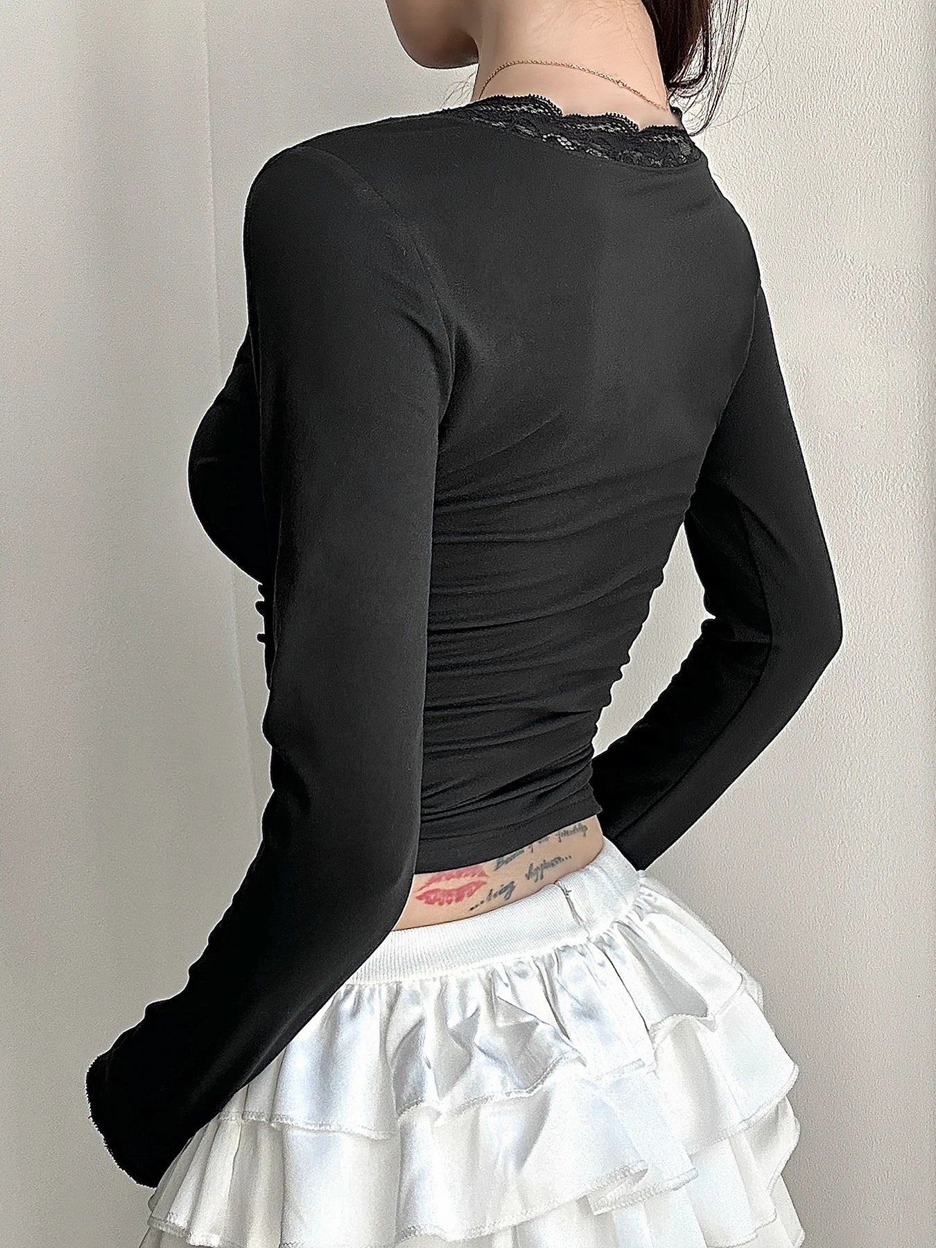 Black Lace Trim V-neck T-shirt Slim Basic Long Sleeve Top Tees All-match Autumn New