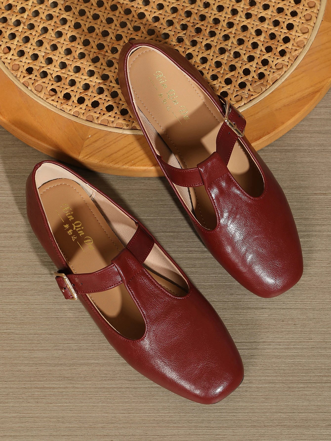 Slip on Tstrap Mary Jane Flats Comfy Round Toe Flat Shoes for Work Dressy Closed Toe Adjustable Strap Ballet Flats