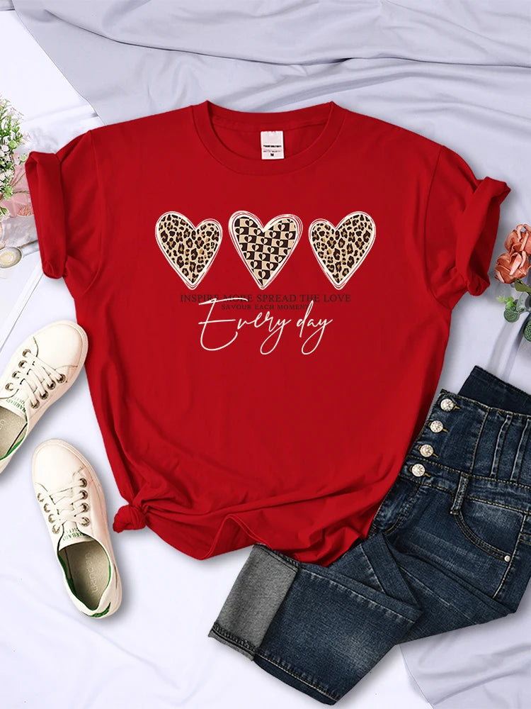 Spread More Love Every Day Printing T-shirt Breathable Tshirts Soft Tees Loose Short Sleeve Female