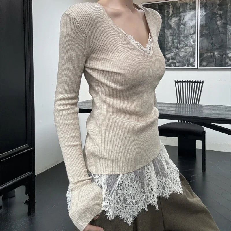 Autumn New Korean Vneck Slim Thread Longsleeved Sweater + Lace Splicing Hollow Camisole Twopiece Suit