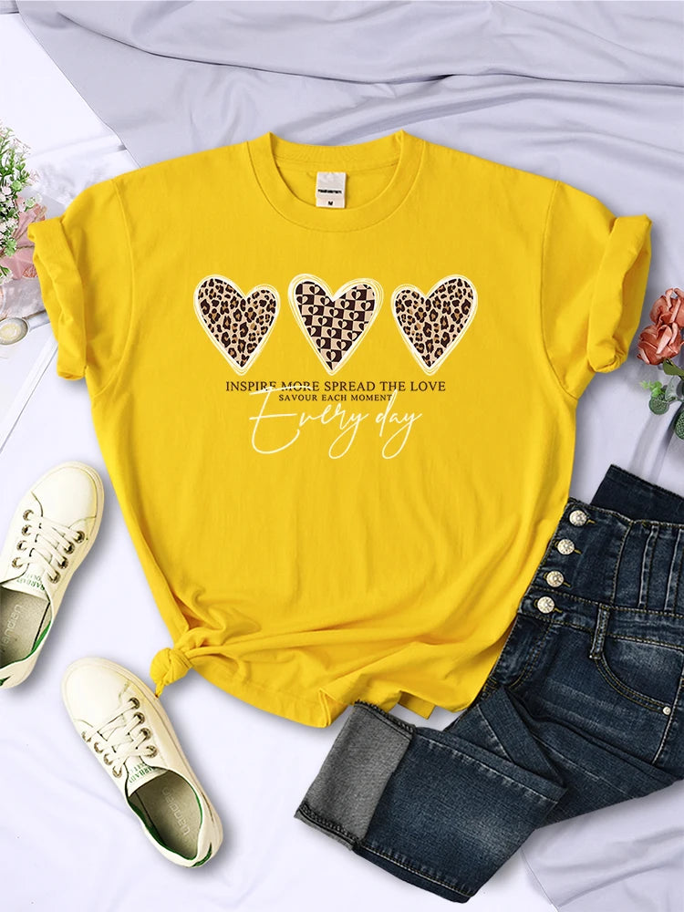 Spread More Love Every Day Printing T-shirt Breathable Tshirts Soft Tees Loose Short Sleeve Female