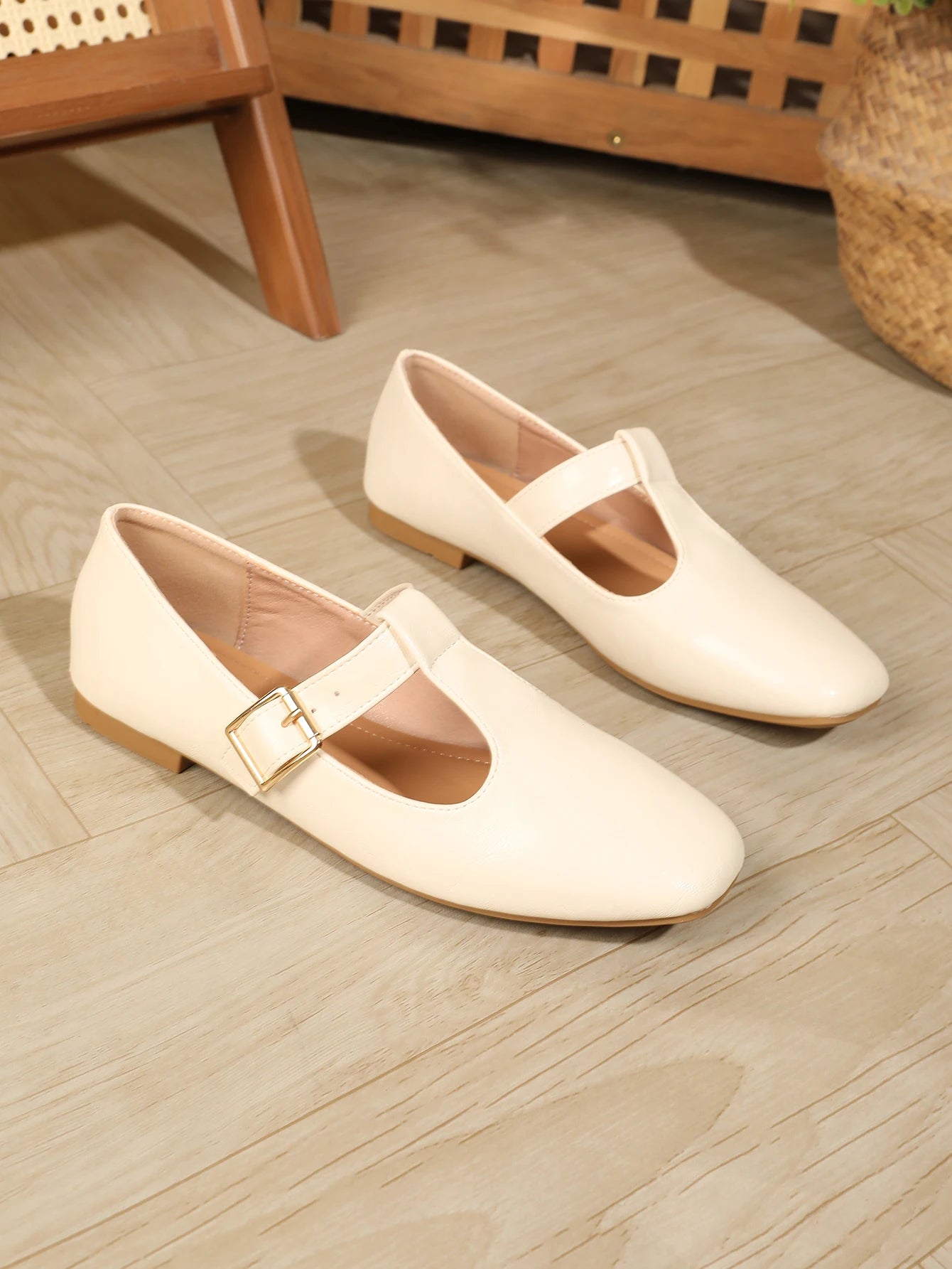 Slip on Tstrap Mary Jane Flats Comfy Round Toe Flat Shoes for Work Dressy Closed Toe Adjustable Strap Ballet Flats