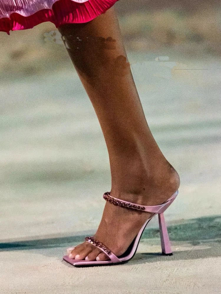 Summer Shiny Rhinestone Chain Designer Slippers Satin One Line Band One Line Belt Square Head Slingback Thin High Heels Shoes