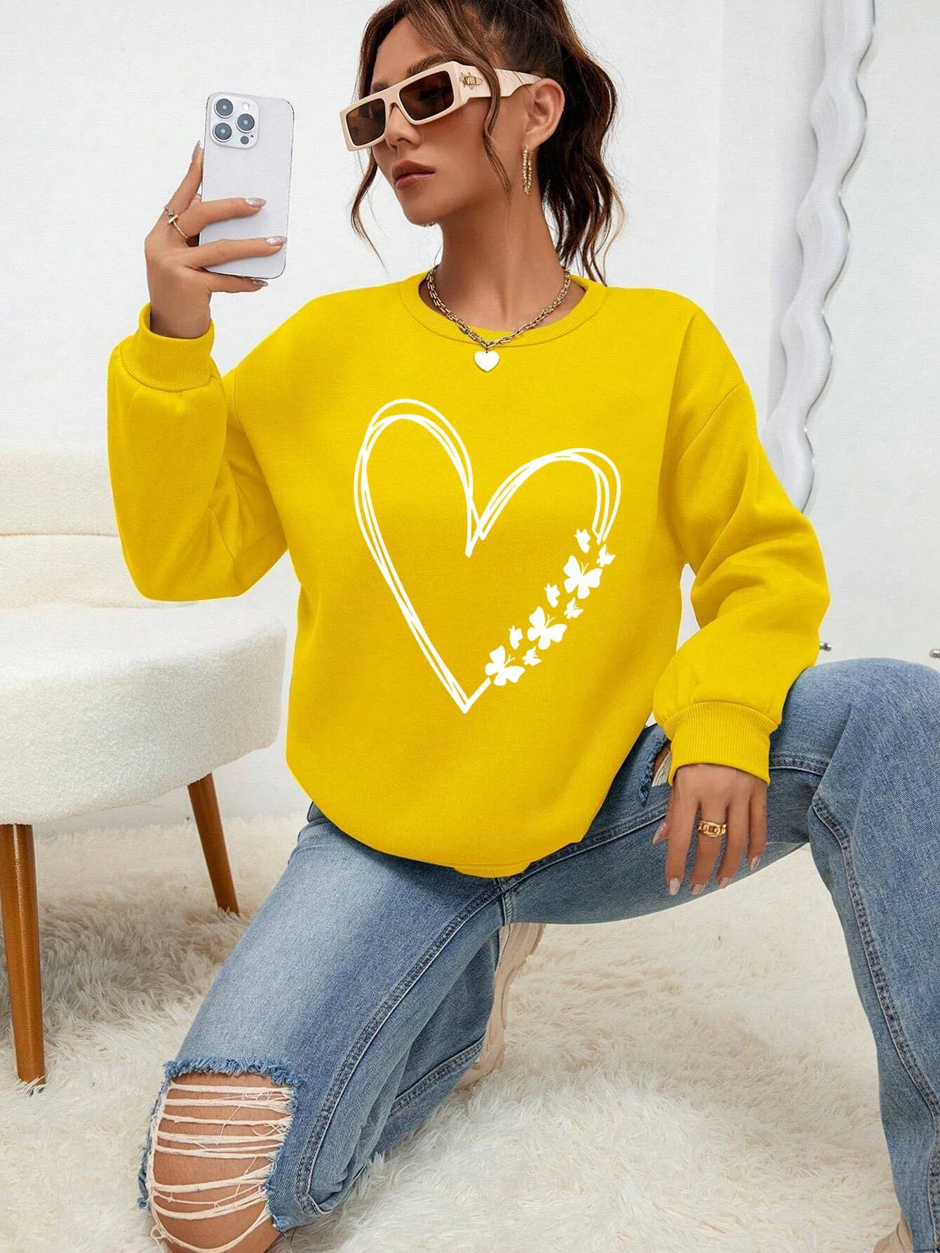 The Great Love at the Edge of Butterflies Design Sweatshirt Female Fleece Crewneck Hooded Street Autumn Pullover New Sportswear