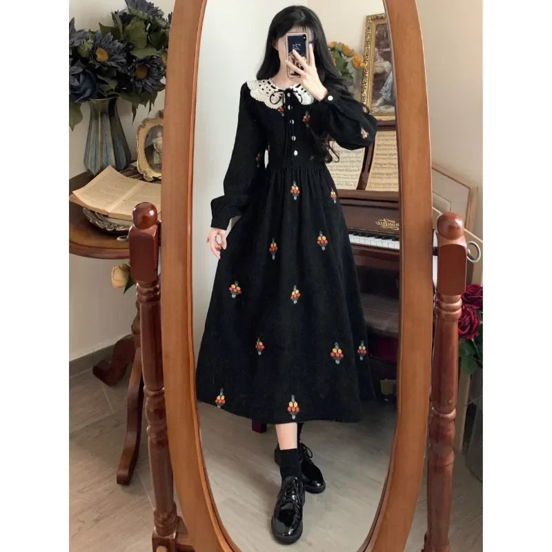 Sweet Hot Girl Embroidery Lace Turndown Collar Long Dress Autumn/winter Black Corduroy Dress Female Clothes