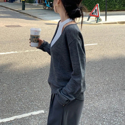 Autumn New High Street Vneck Color Longsleeved Sweater + Slim Camisole Twopiece Suit