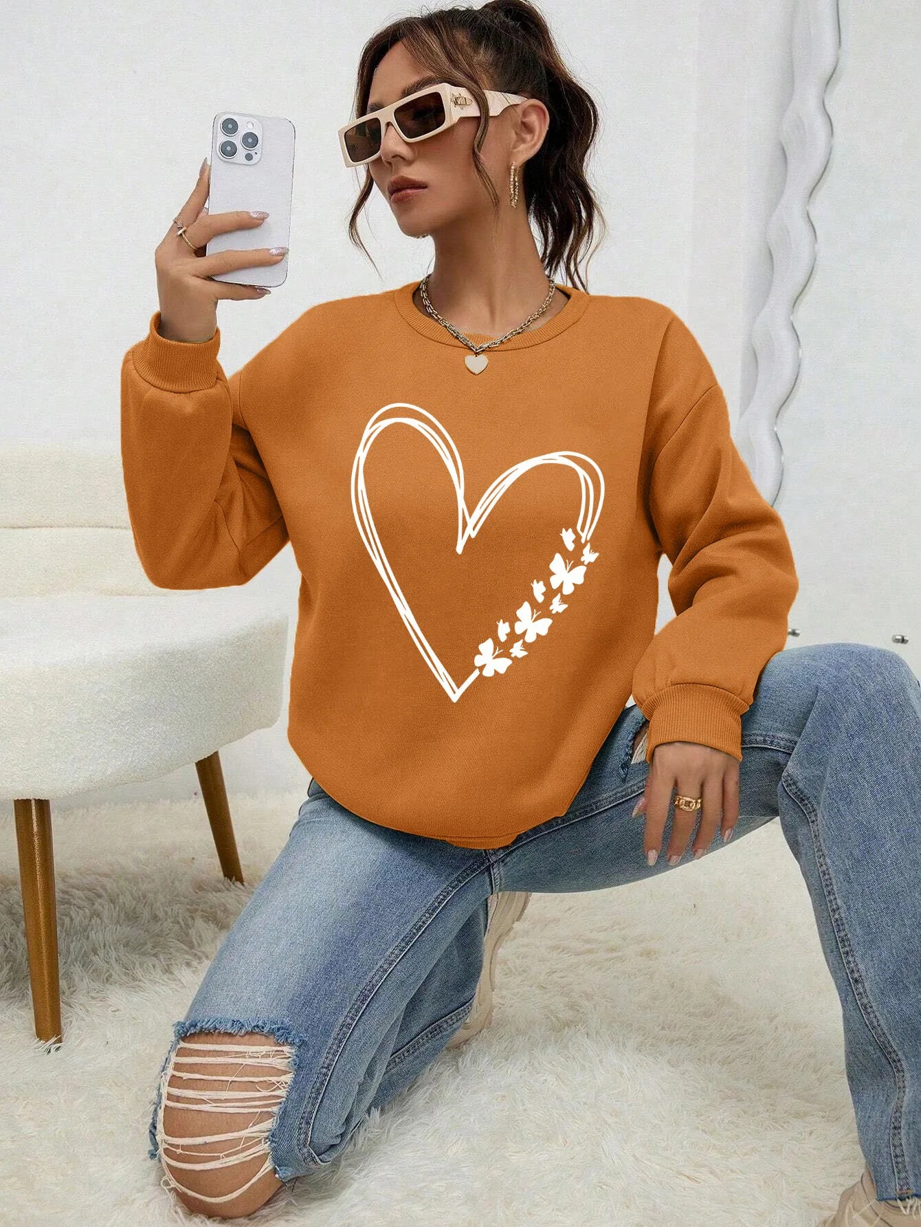 The Great Love at the Edge of Butterflies Design Sweatshirt Female Fleece Crewneck Hooded Street Autumn Pullover New Sportswear
