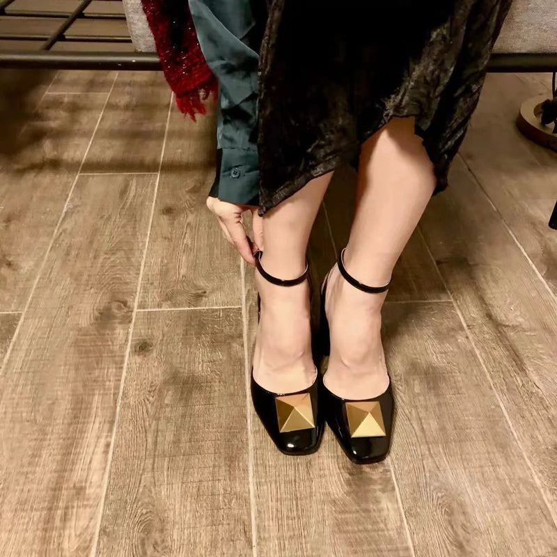 Rivet High Heel Sandals Spring Summer New Woman Chunky Heel Sandals Heel Hollow High Heel Shoes Big Rivet Shoes