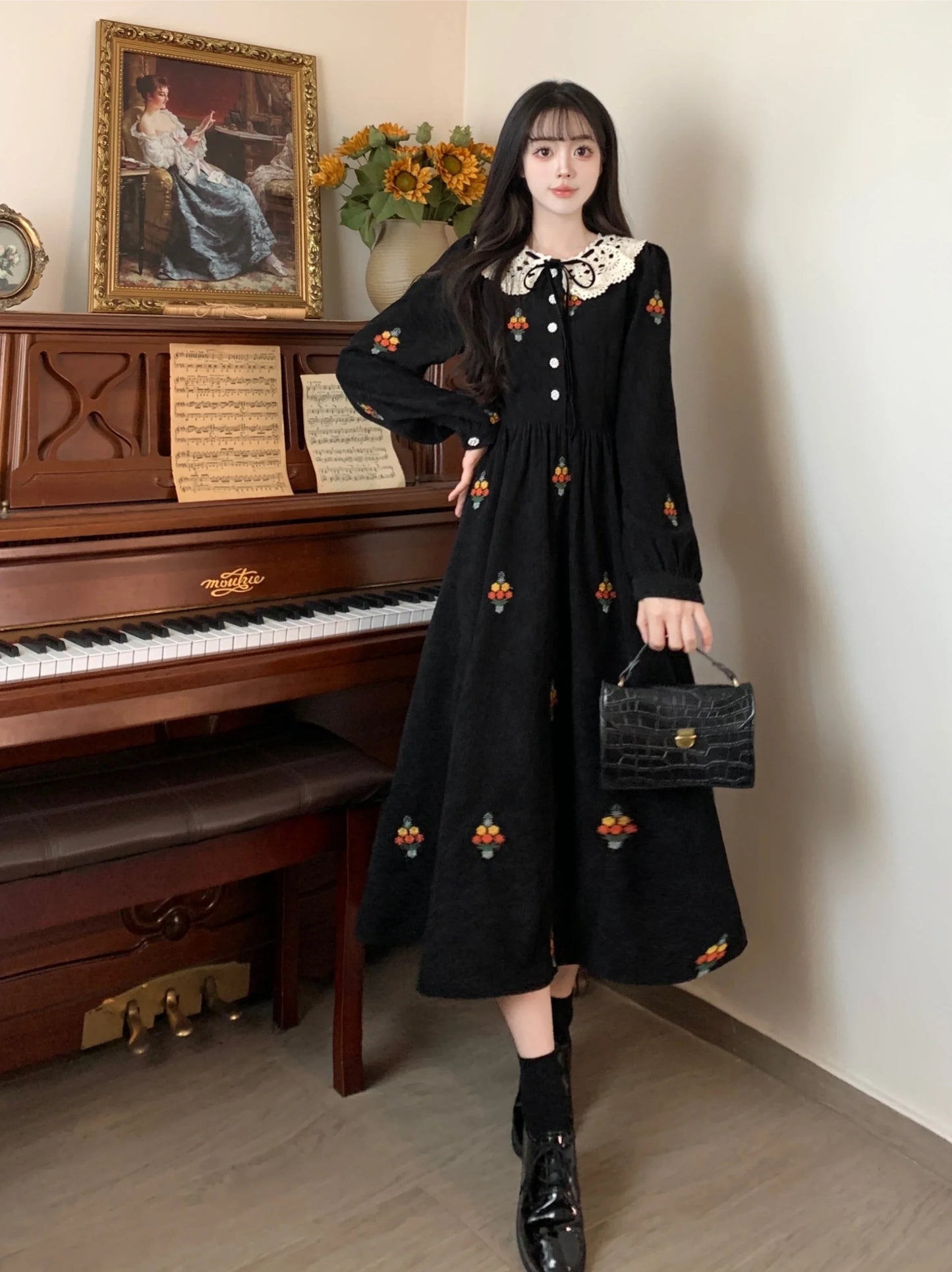 Sweet Hot Girl Embroidery Lace Turndown Collar Long Dress Autumn/winter Black Corduroy Dress Female Clothes