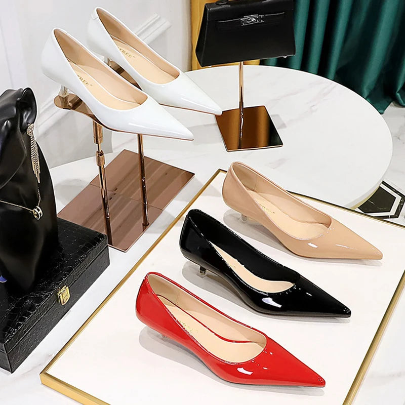 Patent Leather Mid Heel Shoes Spring New Kitten Heels 4.5 Cm Pointed Shoes Pumps Occupational Ol Office Heels