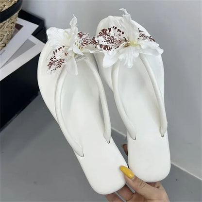 New Summer Design Camouflage Flower Low Flat Heels Slippers Clip Toe Outdoors Beach Flip Flops Shoes