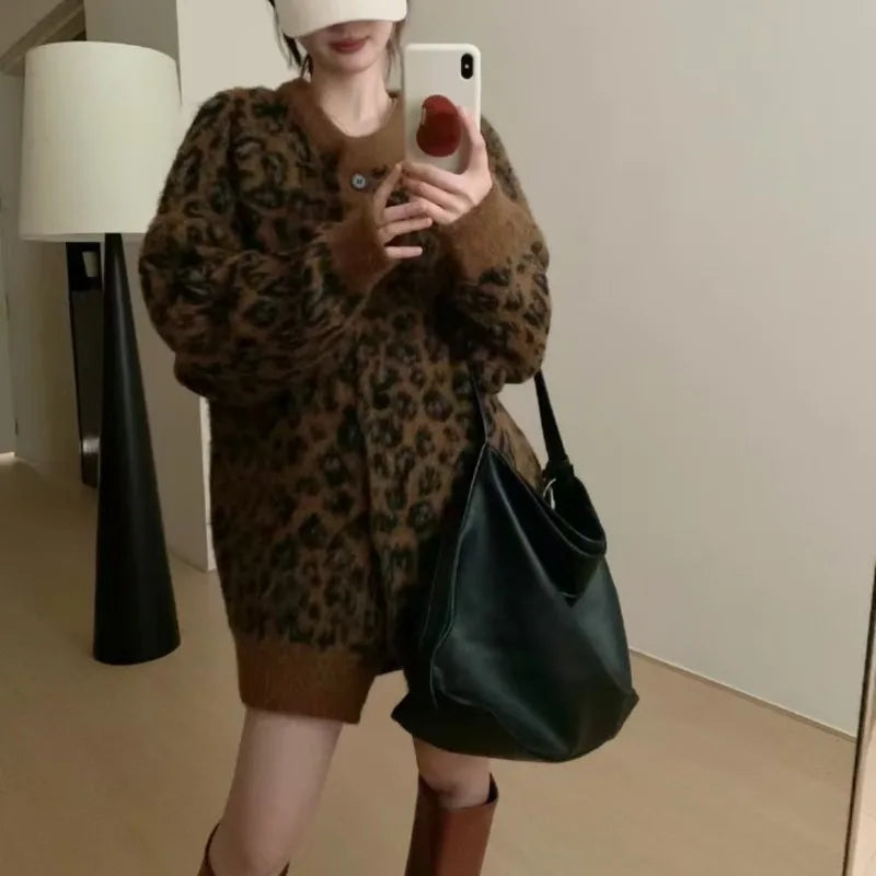 Sweet Hot Girl Leopard Print Loose Knitted Cardigan Autumn and Winter Retro Oneck Longsleeved Sweater Female Clothes