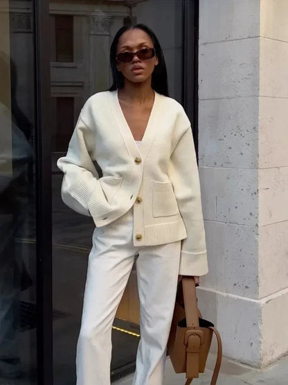 Zoey - Classic V-neck Sweater