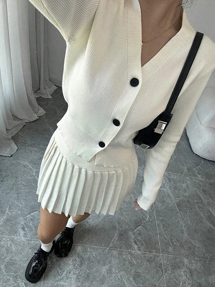 Retro Knitted Long Sleeve Sweater High-waisted Pleated Skirt Two Piece Set for Niche Matching Sets Autumn New