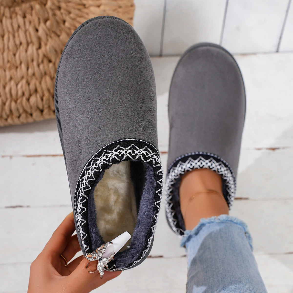 Snow Boots Winter New Cashmere Warm Thick Soles Without Heel-covered Hair Half Slipper Cotton Shoes Cashmere Warm Boots