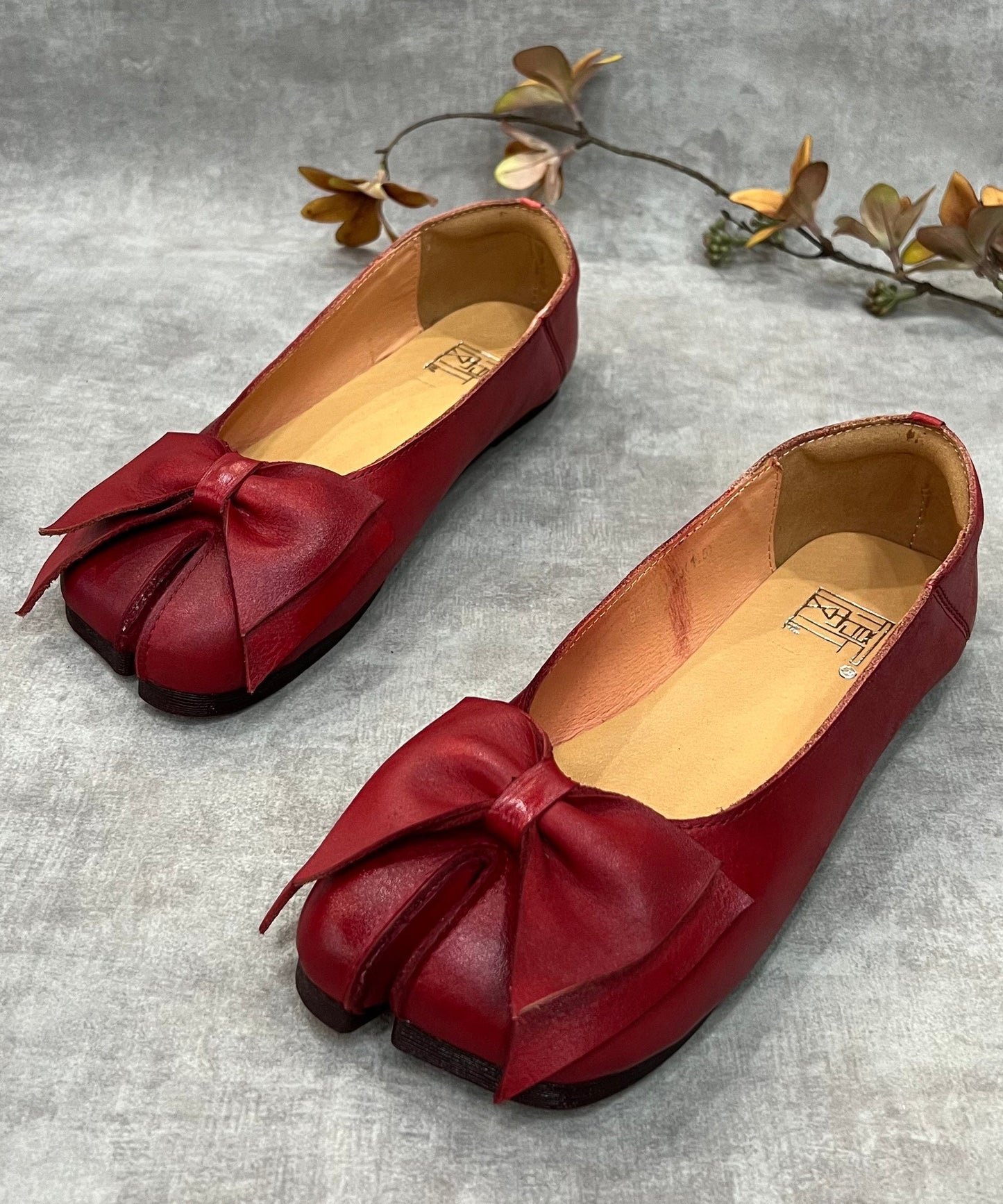Green Bow Split Toe Cowhide Leather Flat Shoes for Rt1043