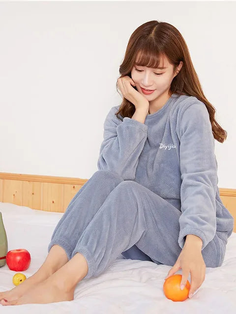 Velvet Pajama Set Loose Top and Elastic Waist Pants Home Warm Woolen Suit Autumn Winter