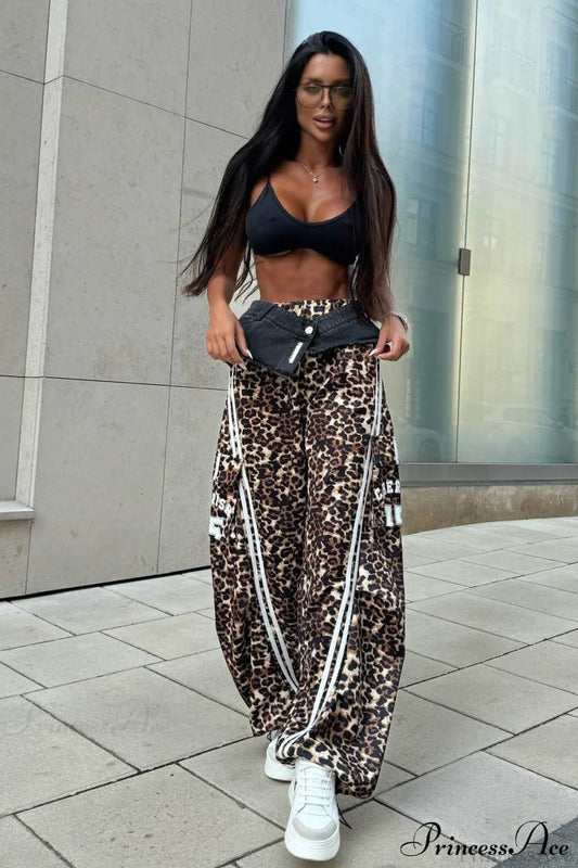 Athleisure Leopard Print Mid-rise Cuffed Pants