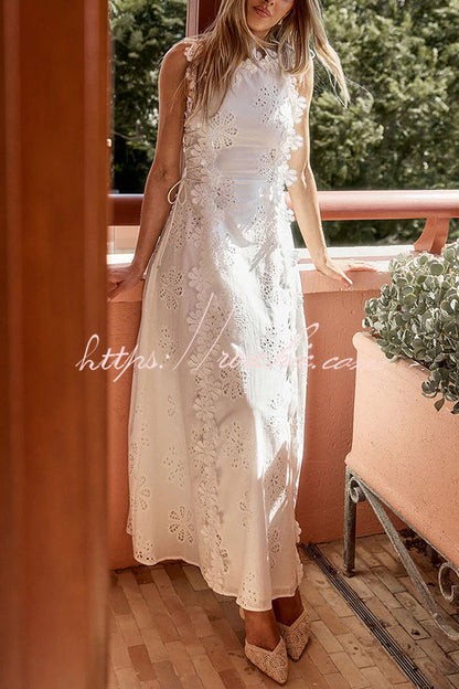 Mairi Embroidery Hollow Fabric Delicate Flower Trim Side Lace-up Maxi Dress