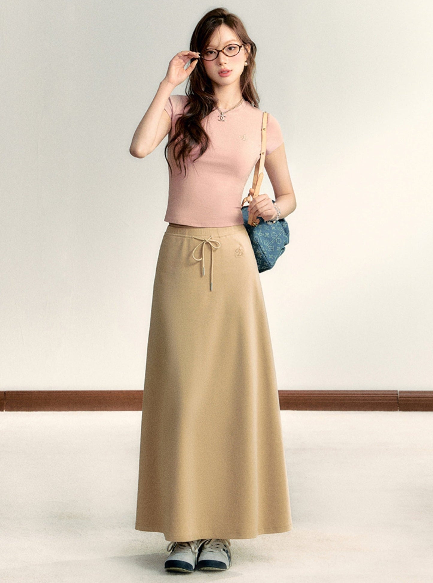Classic Cropped T-shirt - Short Sleeve Fitted Basic Tee