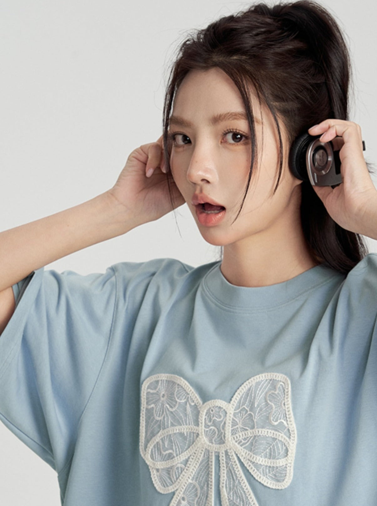 T-shirt With Lace Bow Detail