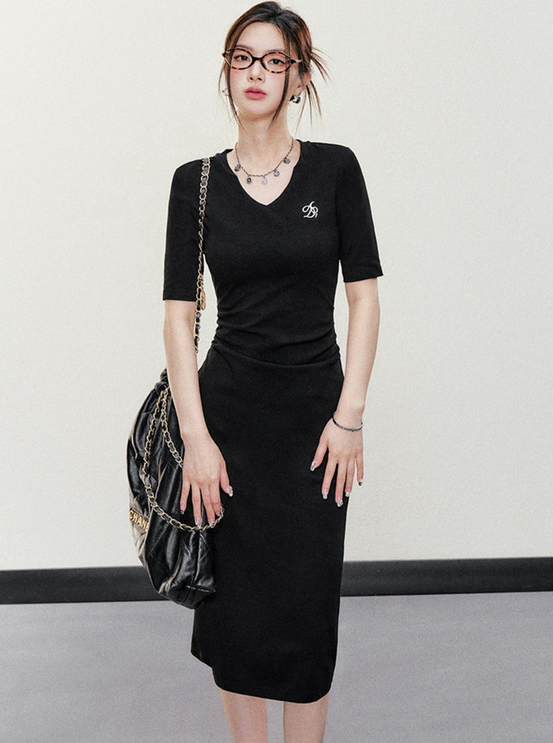 Sleek V-neck Midi Dress: Figure-hugging Bodycon With Elbow-length Sleeves in Heather Gray and Black