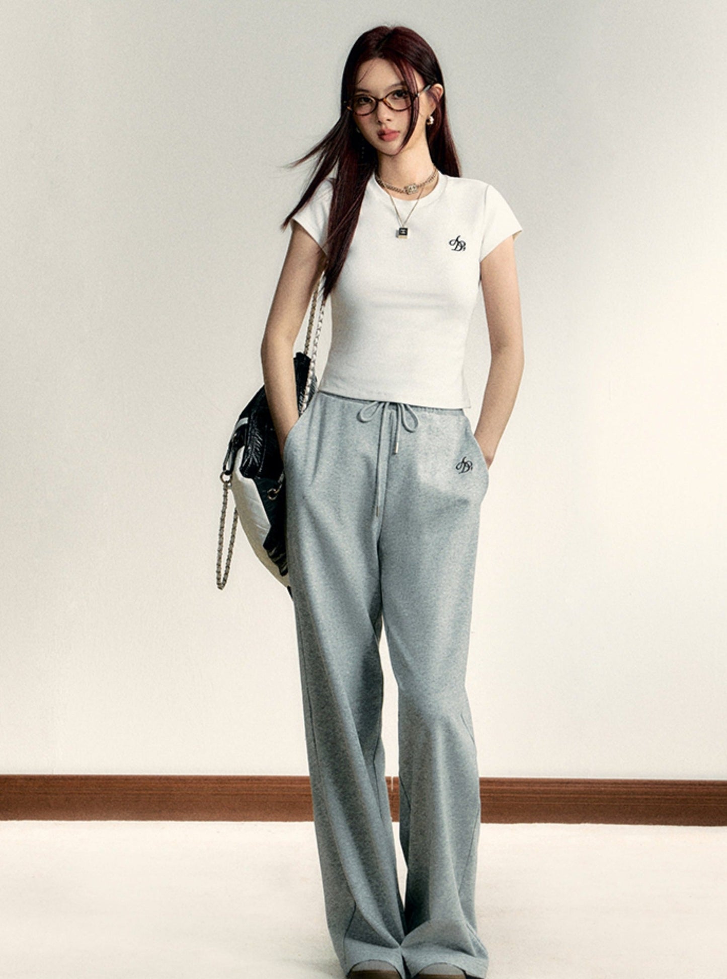 Classic Cropped T-shirt - Short Sleeve Fitted Basic Tee
