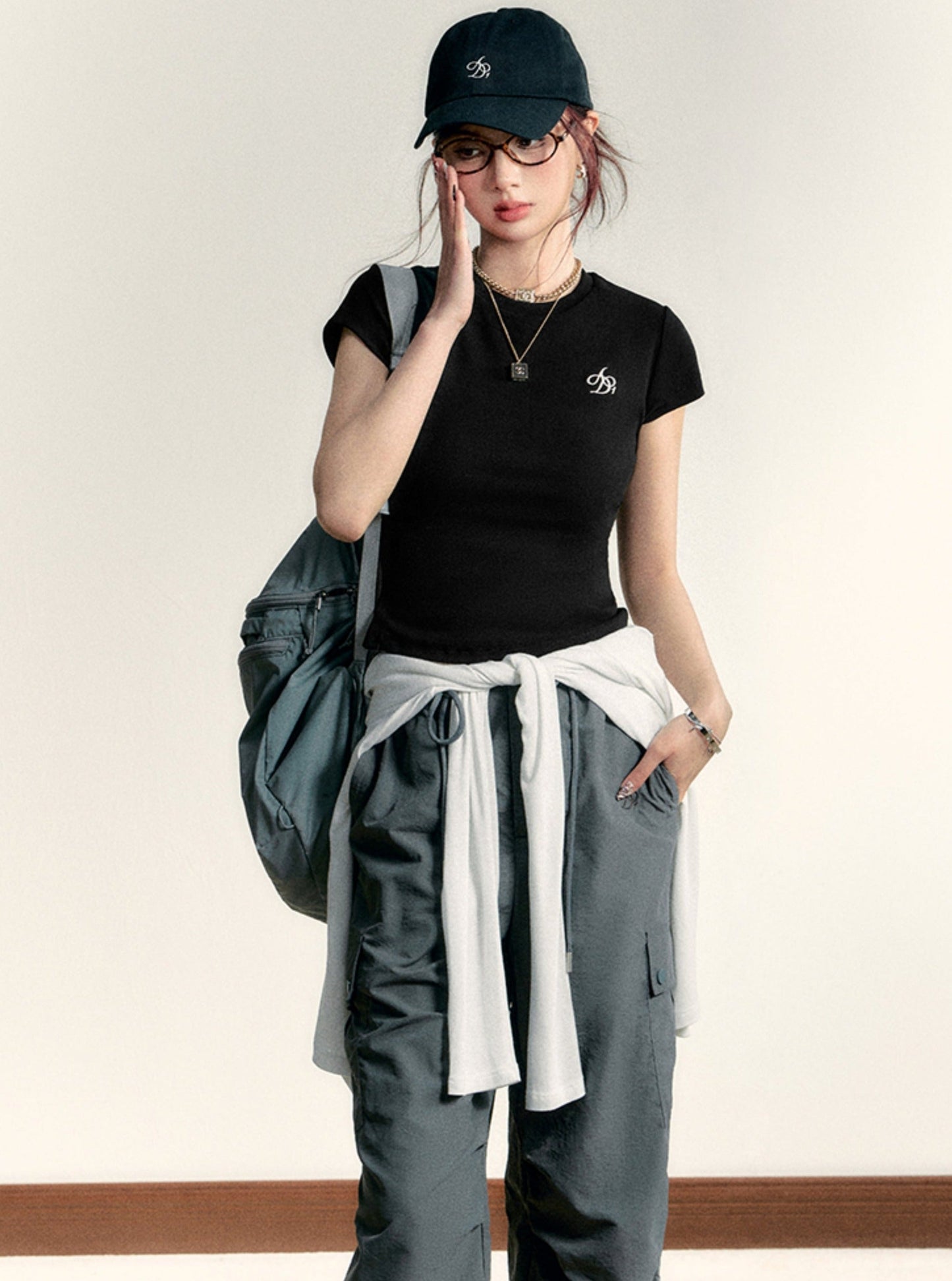 Classic Cropped T-shirt - Short Sleeve Fitted Basic Tee