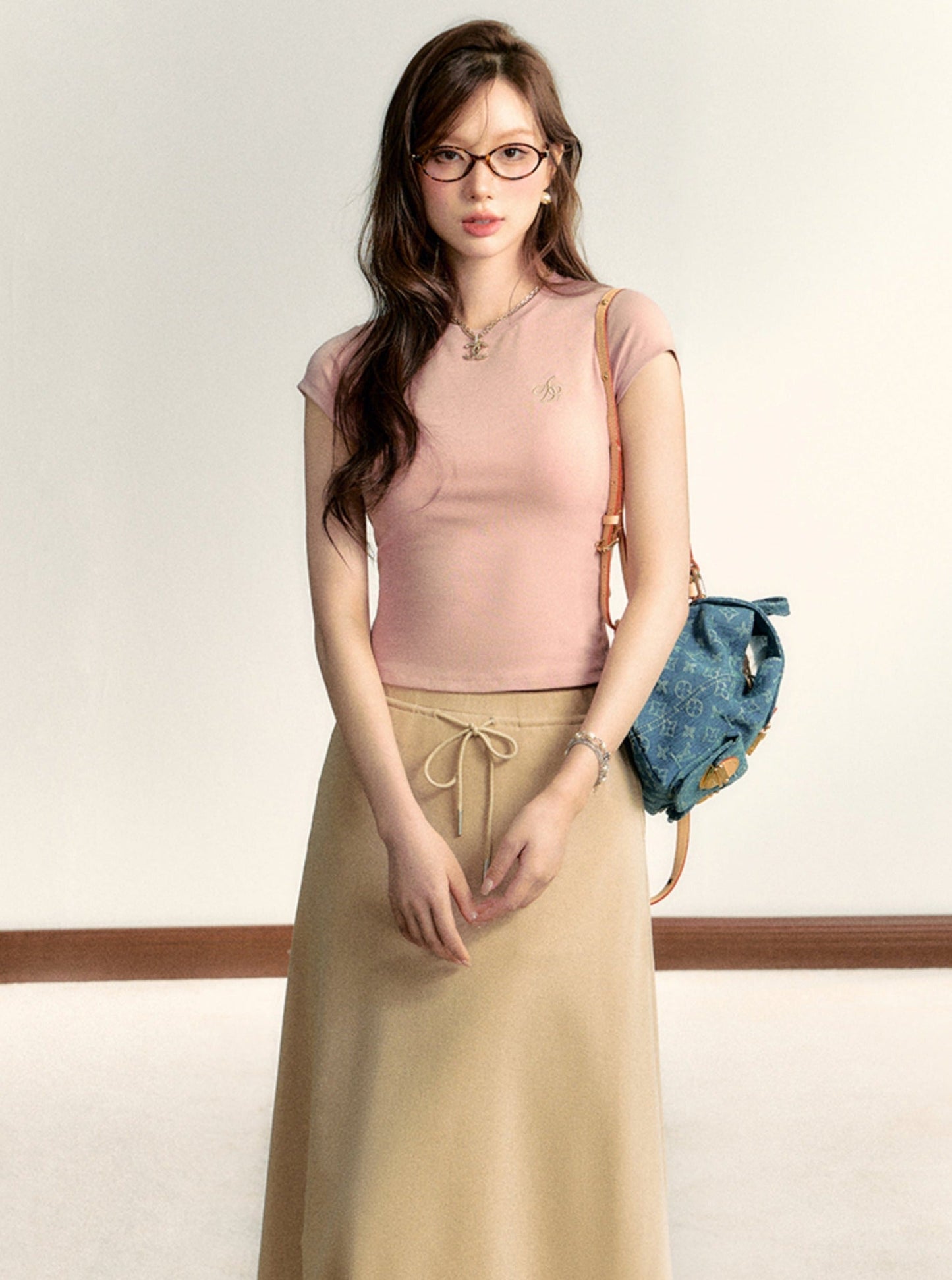 Classic Cropped T-shirt - Short Sleeve Fitted Basic Tee