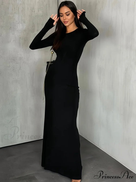 Black Maxi Dress With Long Sleeves and Sleek Silhouette