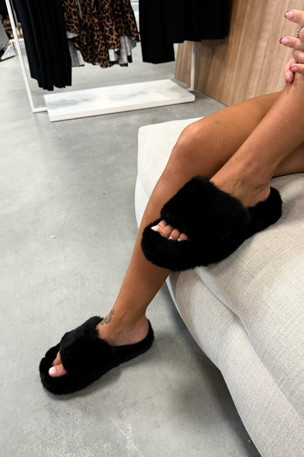 Thick Sole Juwai Plush Slippers