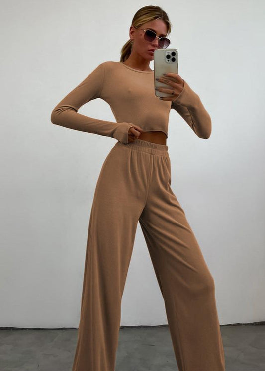 Bold Elegance - Crop Top and Wide-leg Pants Set