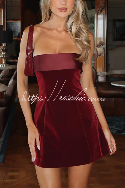 Fashionable and Strapless Backless Mini Dress