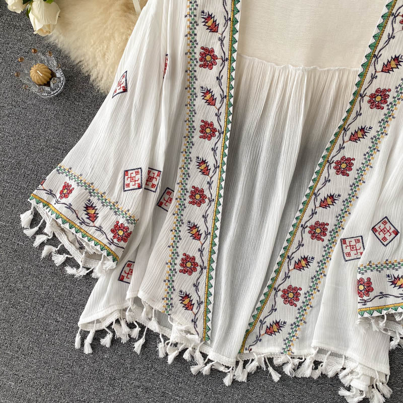 White Embroidered Three-quarter Sleeves Splicing Tassel Cardigan Ar1023